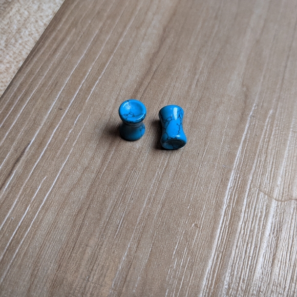 Turquoise 2g double flare plugs - Picture 2 of 3